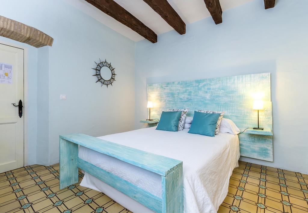 El Cau Del Papibou - Adults Only Hotel Peratallada Room photo