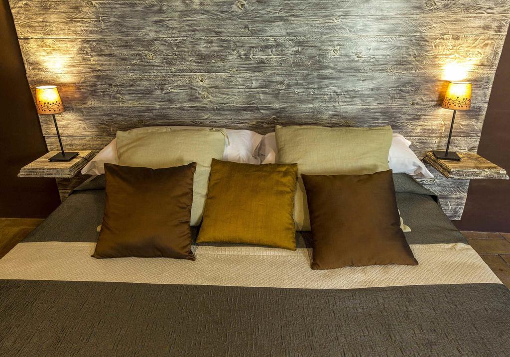 El Cau Del Papibou - Adults Only Hotel Peratallada Room photo
