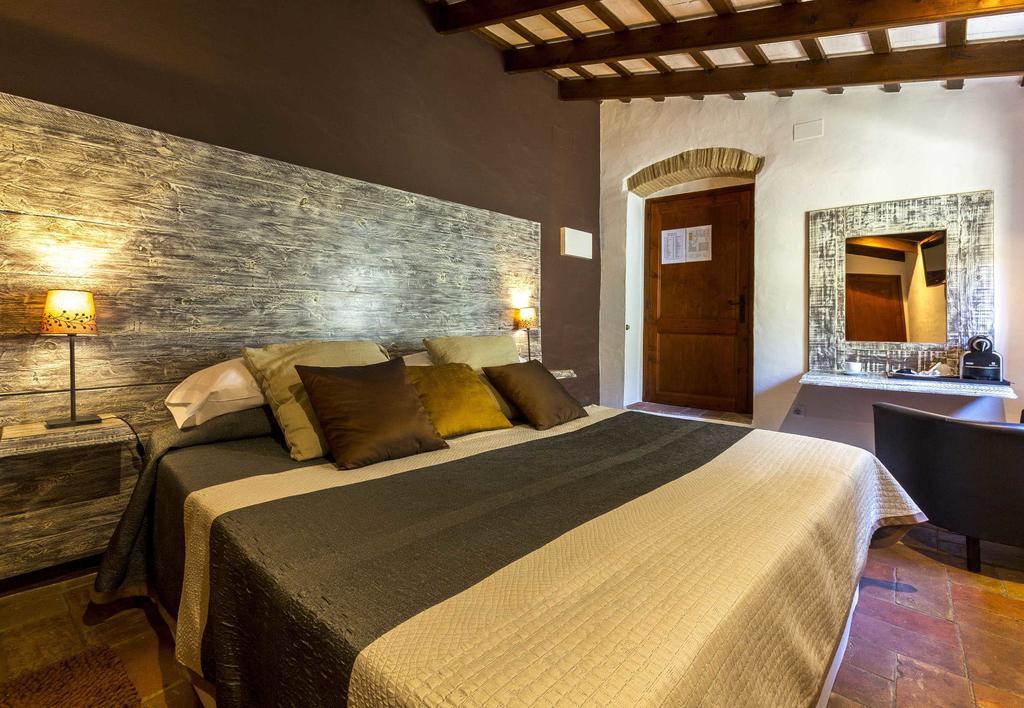 El Cau Del Papibou - Adults Only Hotel Peratallada Room photo