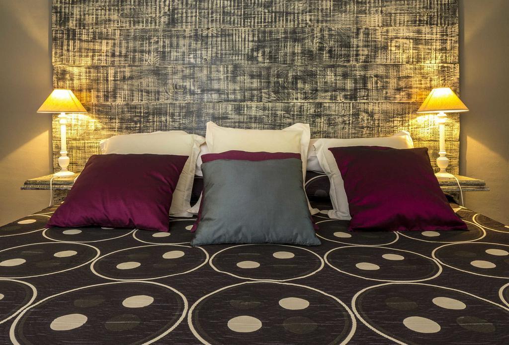 El Cau Del Papibou - Adults Only Hotel Peratallada Room photo